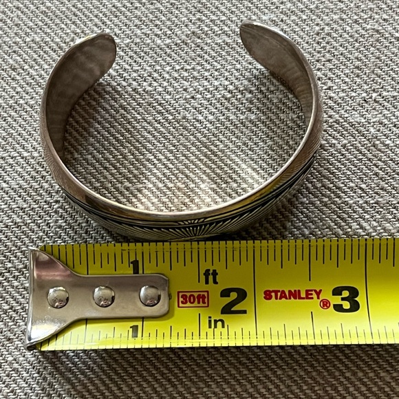 B. Webb DIAMOND EYE Sterling Silver cuff bracelet Navajo artist - Picture 5 of 12